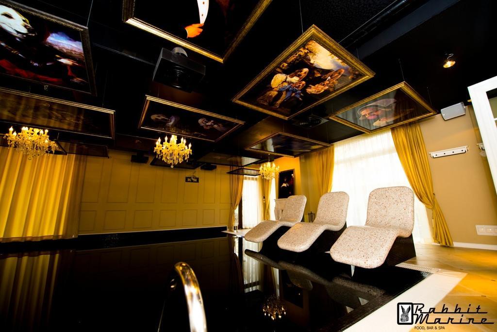 Romance Marine Aparthotel Pantai Sunny Bagian luar foto