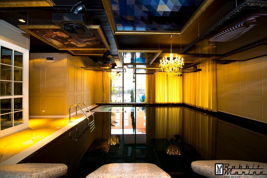 Romance Marine Aparthotel Pantai Sunny Bagian luar foto