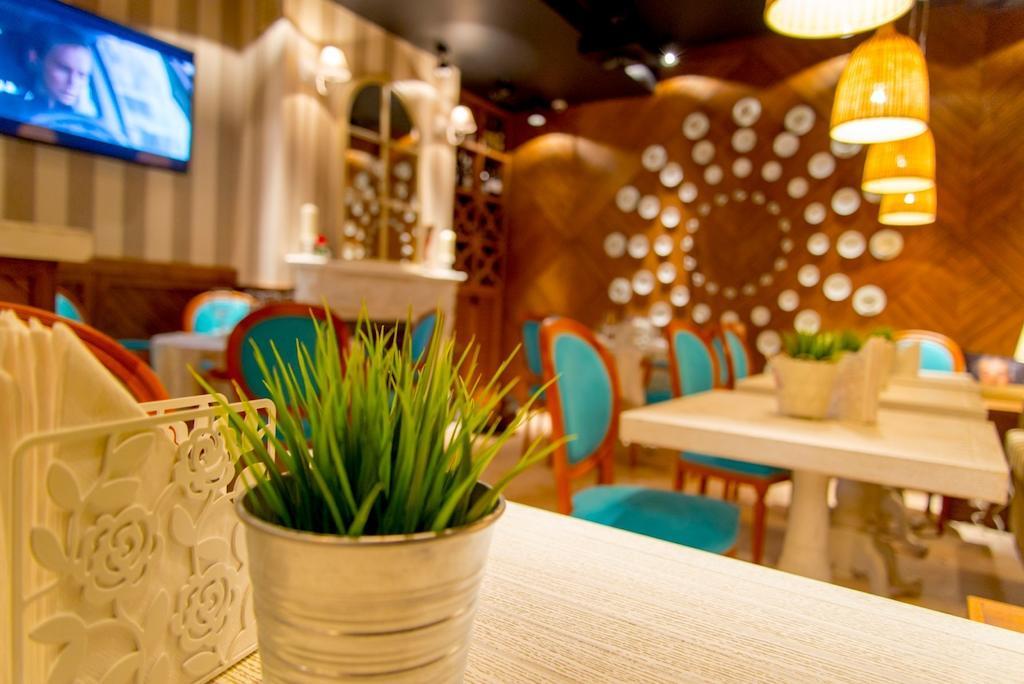 Romance Marine Aparthotel Pantai Sunny Bagian luar foto