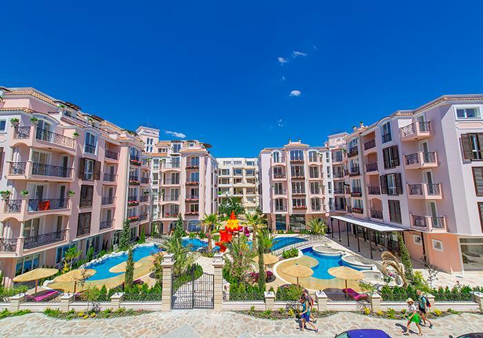 Romance Marine Aparthotel Pantai Sunny Bagian luar foto